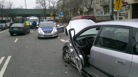 Wjechał pod bmw. "Wymusił pierwszeństwo"