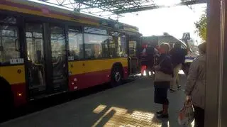 W autobusie E-8 zemdlała pasażerka