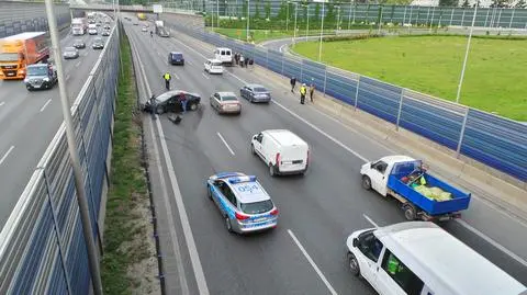 Stłuczka i ogromny korek na S8. Kierowcy stali od Żoliborza po Bródno