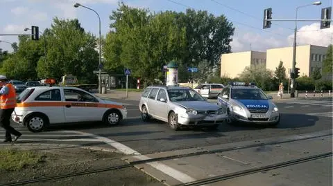 Wymusił pierwszeństwo. Uderzył w golfa
