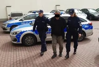 Policjanci ze Śródmieścia zatrzymali dwie osoby