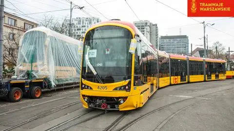 Kolejne nowe tramwaje Hyundaia dotarły do Warszawy 