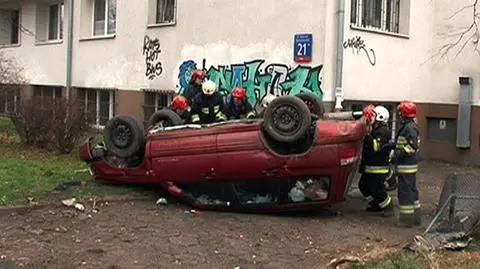 Kolizję zakończył dachowaniem - fot. Marcin Gula/tvnwarszawa.pl