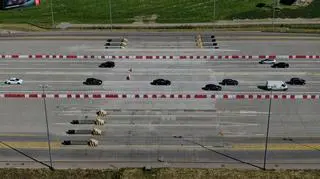 Zlikwidowano bramki na A2