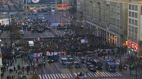 Kolorowa Niepodległa utknęła przed placem Konstytucji