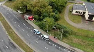 Auto terenowe wypadło z drogi na Gocławiu 