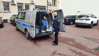 Policjanci zatrzymali dwie osoby 