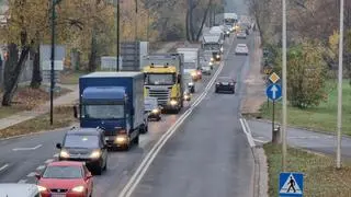 Korek na Płochocińskiej po zamknięciu wiaduktu w ciągu Marywilskiej