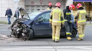 Zderzenie trzech aut w Śródmieściu