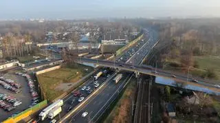 Utrudnienia po zderzeniu trzech samochodów na trasie S8