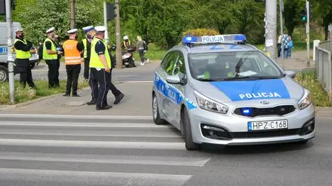 Motocyklista zderzył się z pieszym "na oznakowanym przejściu"