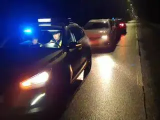 Policjanci zatrzymali podejrzanych o kradzież toyoty