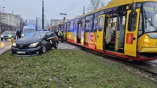 Kolizja tramwaju z autem osobowym