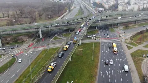 Dwie kolizje na zjeździe z Trasy Siekierkowskiej