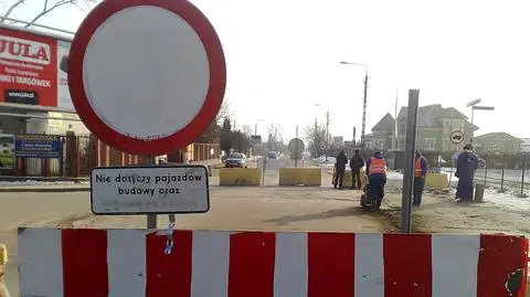 Do dwóch razy sztuka: zamknęli skrzyżowanie w Wawrze