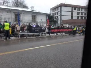 Manifestacja przed Ambasadą Rosji