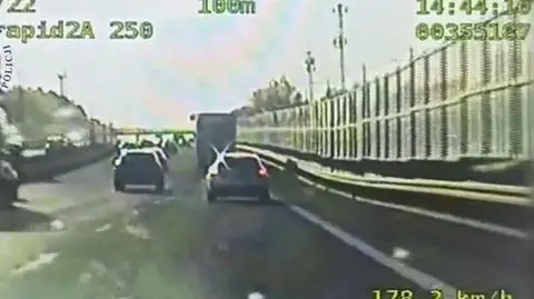 "Niebezpieczne manewry" na trasie S8. 22-latek zatrzymany przez policję