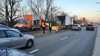 Na moście Poniatowskiego pękła szyna 