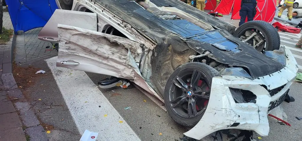 Uderzył w inne auto, a to wpadło w pieszych. Dwaj kierowcy oskarżeni o spowodowanie katastrofy 