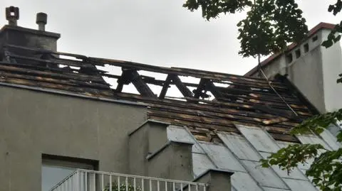 Spłonął dach kamienicy na Żoliborzu