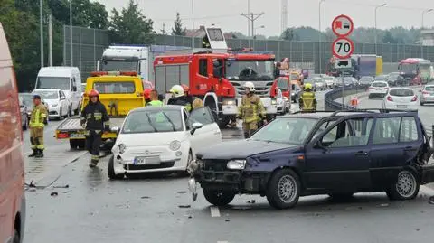 Kolizja w Łomiankach. "Siódemka" stała w korku