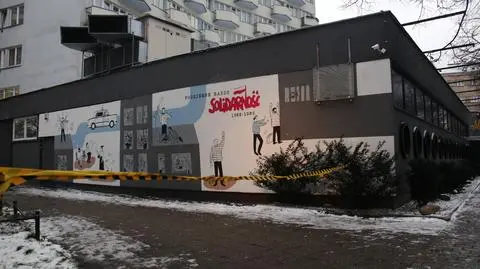 Wiatr zerwał tynk z klubu Dekada. Interweniowali strażacy