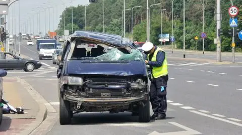 Modlińska: dwie osoby ranne w zderzeniu pięciu samochodów