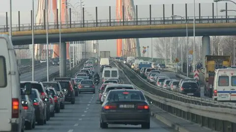 Złapał gumę. Zablokował Trasę Siekierkowską