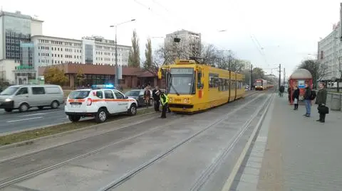 Zepsuty tramwaj zablokował ruch w al. Solidarności