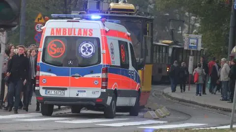 Tramwaje stanęły na Marszałkowskiej. Starszy mężczyzna zmarł w wagonie