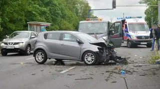 Chevrolet wjechał w drzewo