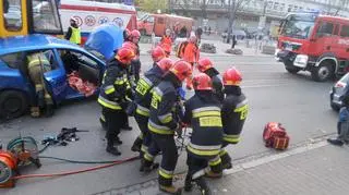 Zderzenie samochodu i tramwaju na Młynarskiej