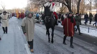 Orszak na ulicach Targówka