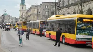 Autobus zablokował Krakowskie Przedmieście