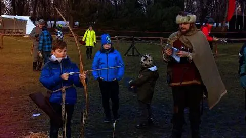 Tańce, bitwa, pokaz mody. Rycerze opanowali park na Bielanach