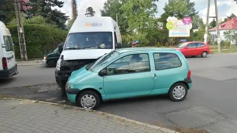 Wypadek w Wawrze. Za kierownicą twingo 79-latka