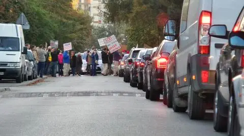Mieszkańcy Mokotowa  blokowali wyjazd z Mordoru