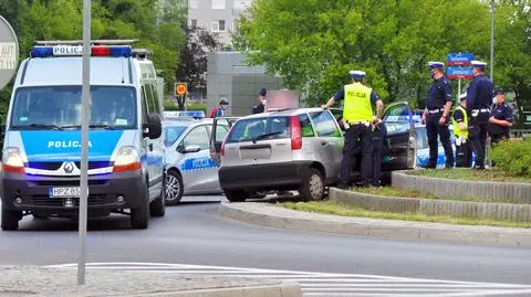 "Samochód wjechał na środek ronda. Kierowca zmarł"