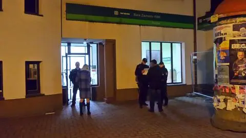 Napad na bank pod Warszawą. Policja szuka napastnika
