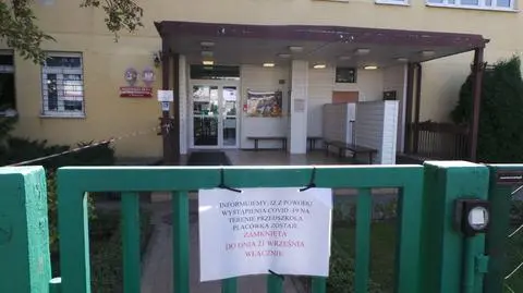 Rośnie liczba zakażeń w stolicy, kilkuset uczniów w kwarantannie 