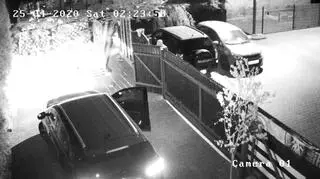 Kiedy złodziej włamał się do samochodu, zapaliły się światła