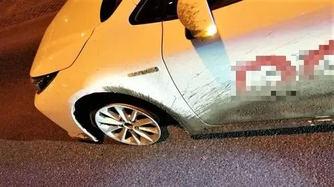 Jechał autem bez jednej opony. "Miał wrażenie, że brakuje mu powietrza"