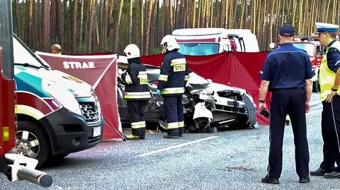 Zderzenie z tirem na autostradzie. Nie żyje 24-latka i jej 2-letni syn