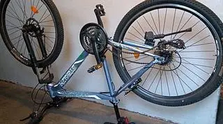 Rowerem wjechał na autostradę. "Wracał do domu, na Łotwę"