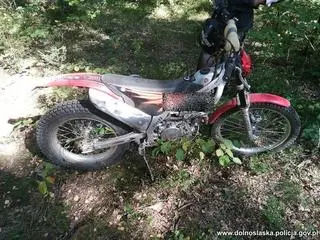 Na motorze wjechał do lasu. Dwa lata później poniesie konsekwencje