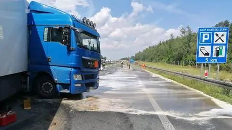 Na A4 wylały się niebezpieczne chemikalia. Autostrada zablokowana przez wiele godzin