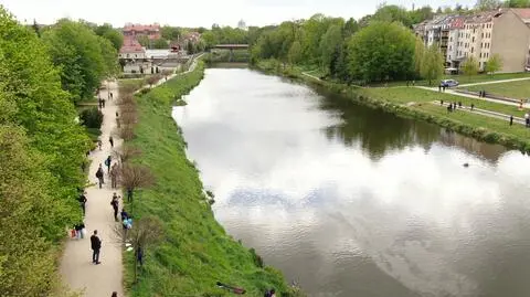 Rząd znosi kwarantannę dla pracowników transgranicznych, ale mieszkańcy Zgorzelca i Görlitz i tak wyszli na "spacer"