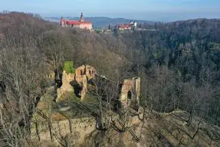 Dwa zamki: Stary Książ i Książ 