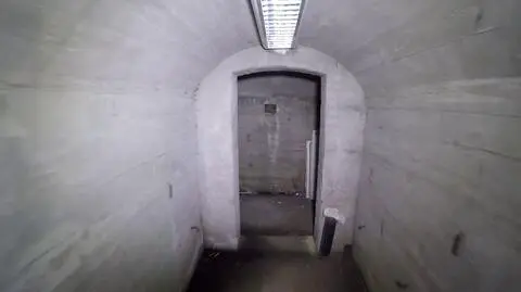 Kilkaset metrów podziemnych tuneli. Kiedyś miały chronić, dziś przypominają o historii