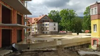 Właściciel tuż obok buduje apartamentowce